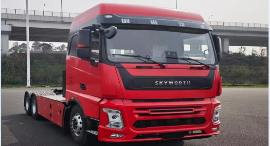 纯电动6*4牵引车